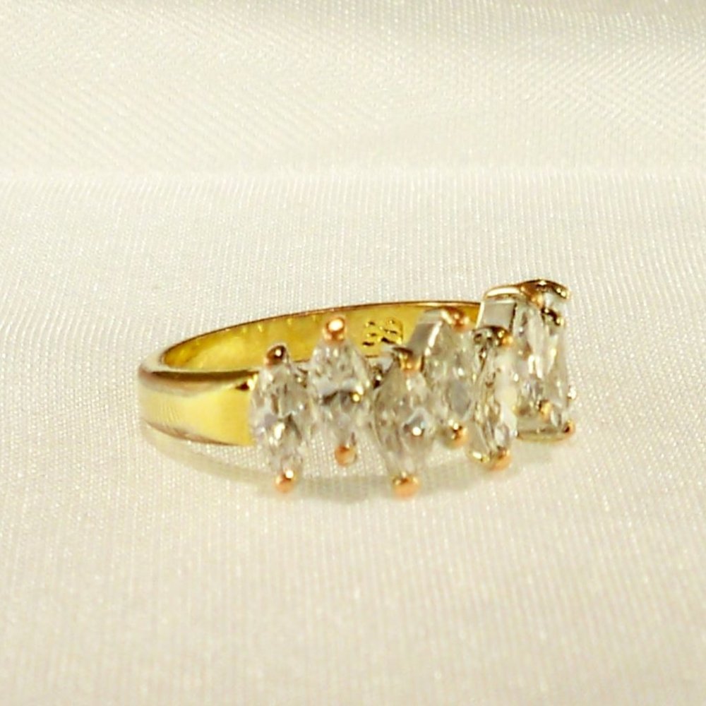 8 Marquise Cut Cubic Zirconias Staggered Setting *Gold Silver Ring